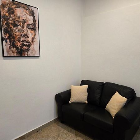 Newly Renovated 2 Rooms Apartment Downtown Nitra Exterior foto